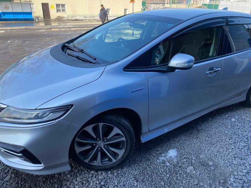 Honda shuttle hybrid 2017