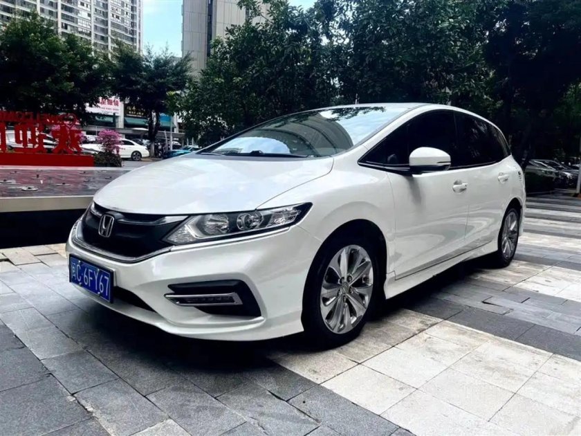 Автомобиль honda