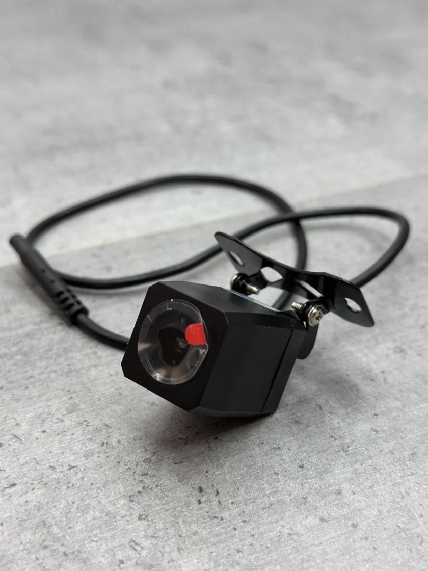 Камера заднего вида ahd