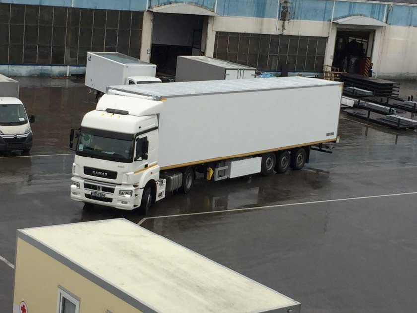 КАМАЗ Нео с полуприцепом рефрижератор