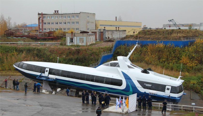 На подводных крыльях «Комета 120м