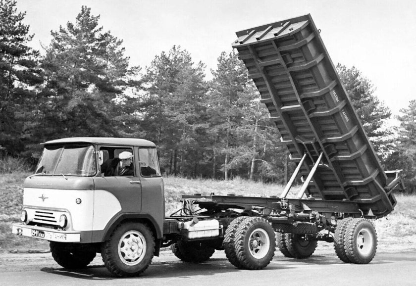 Седельный тягач каз-Колхида