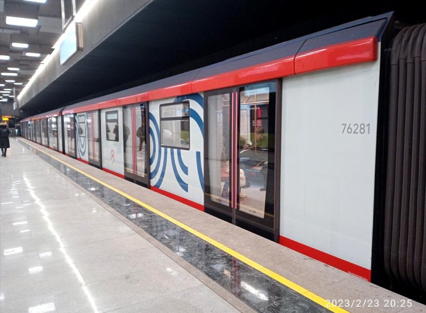 Поезд метро Москва 2020