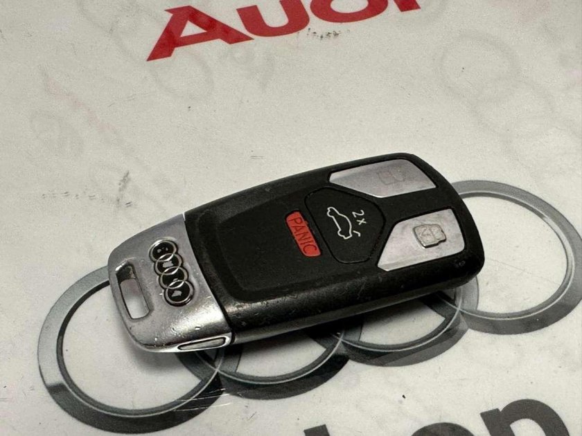 Оригинальный ключ Audi 4h0959754bl