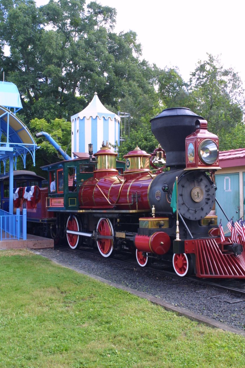 Паровоз из Диснея