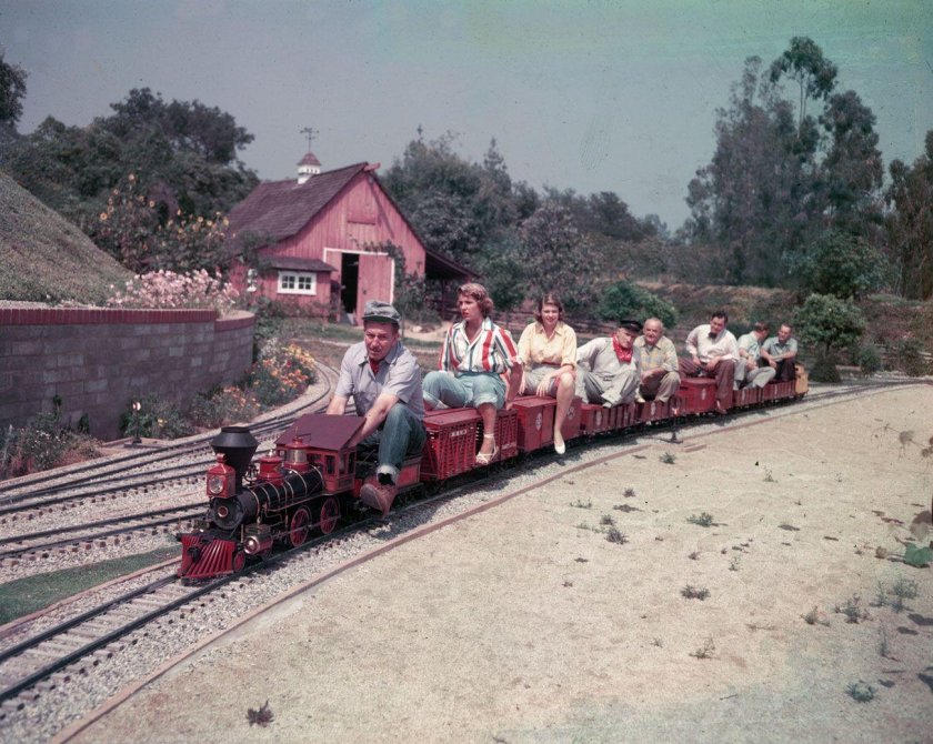 Уолт Дисней железная дорога