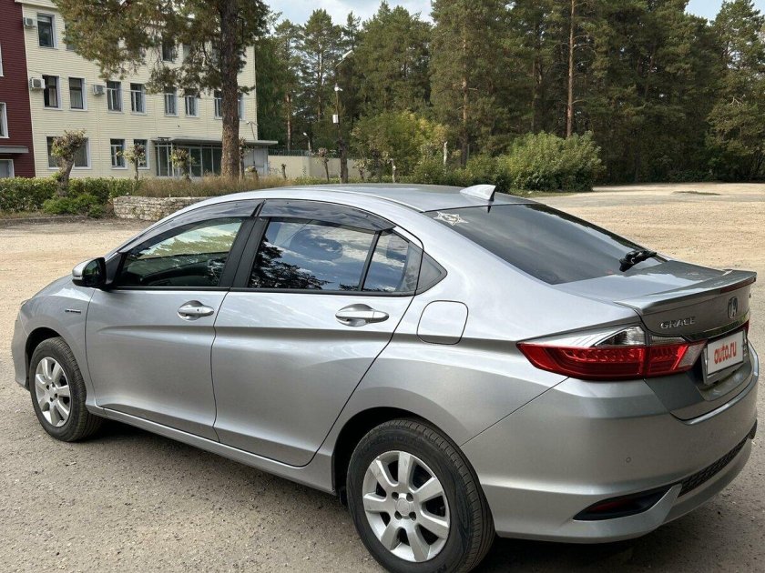 Серая хонда