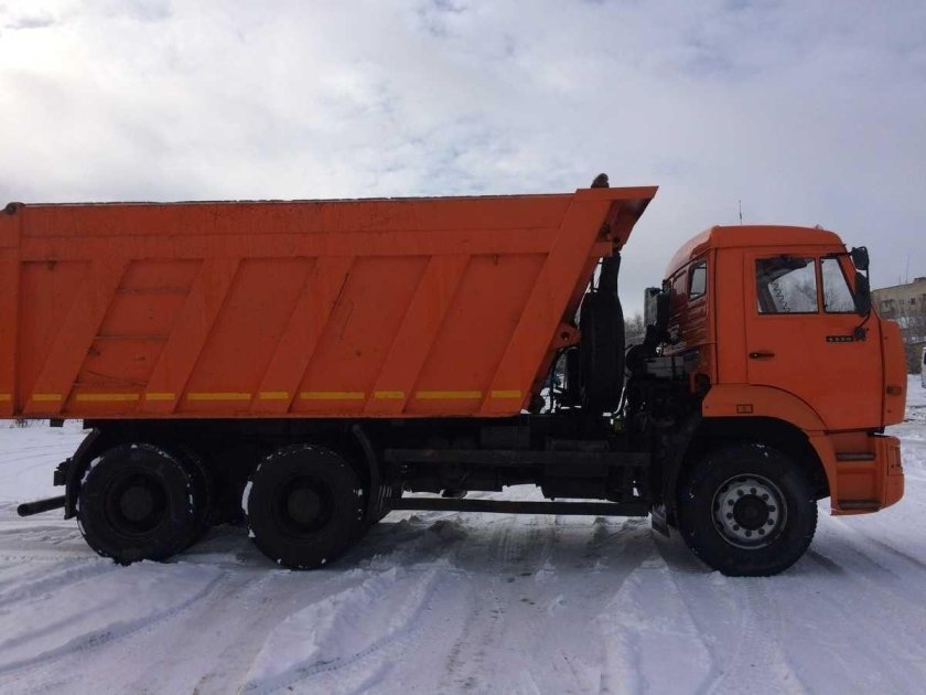 Самосвал камаз 6520