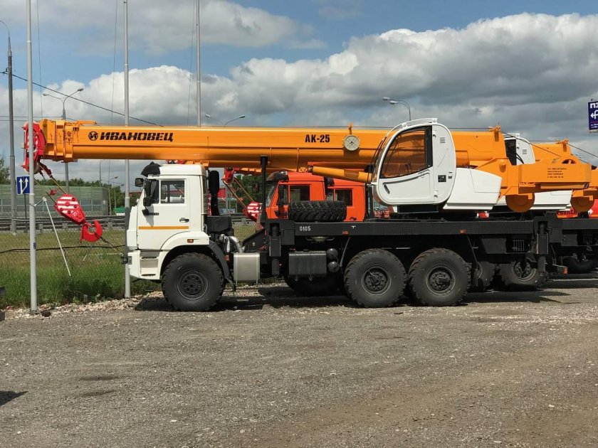 Автокран Ивановец КС-45717к-3р