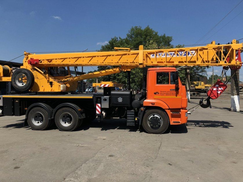 КАМАЗ кран Галичанин 25 тонн