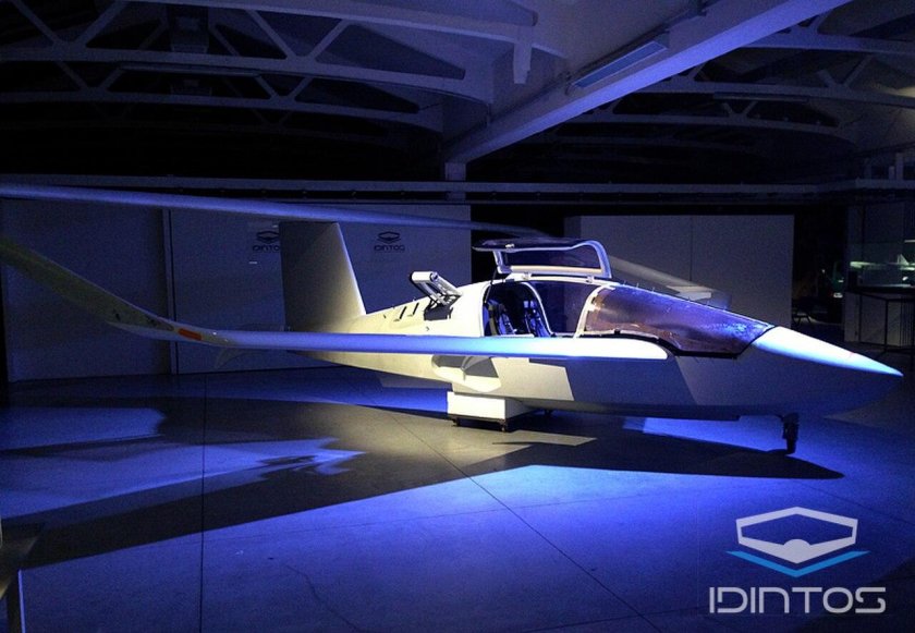 Замкнутое крыло