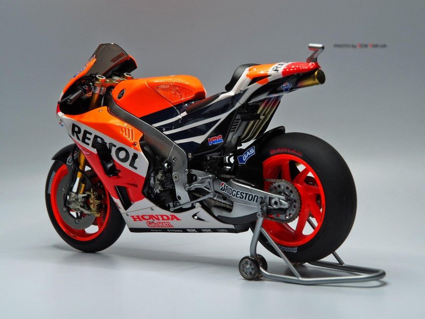 Honda rc213v #93 - Spark 1|43 Marc Marquez