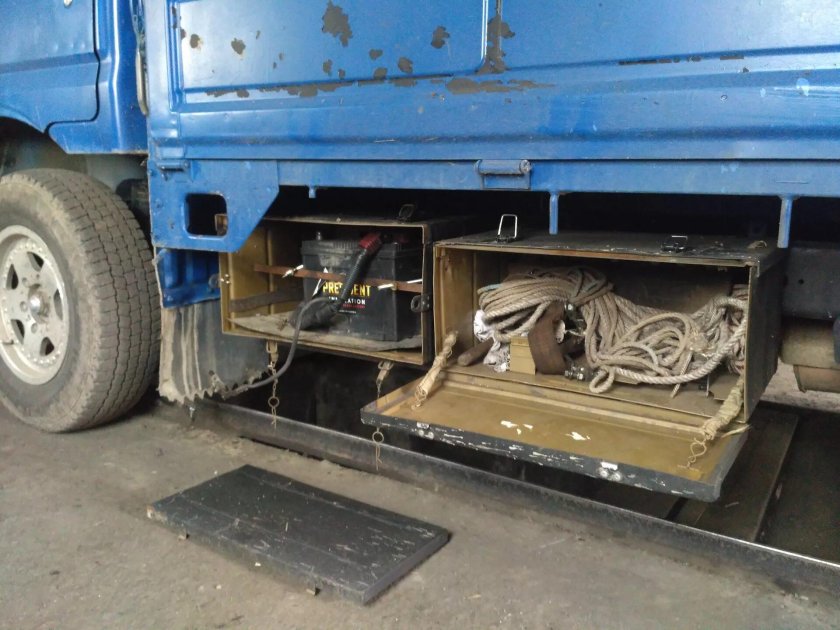 Ящик инструментальный под кабину КАМАЗ