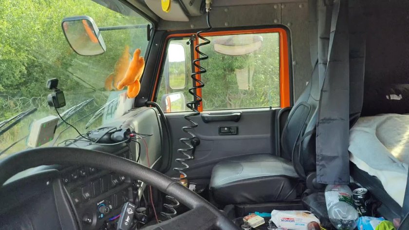 МАЗ 6312 кабина внутри