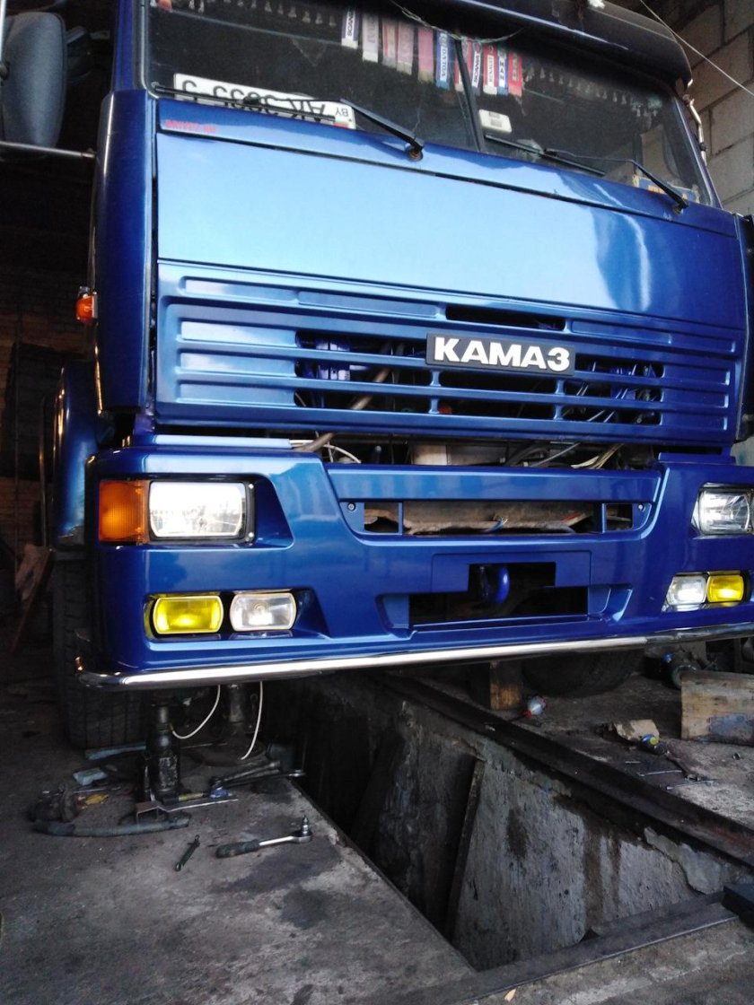 Бампер КАМАЗ 55102