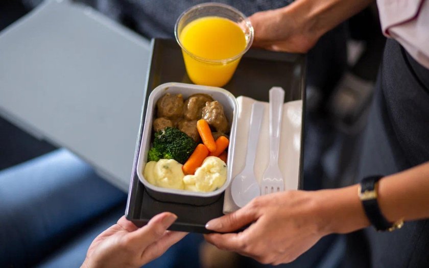 Air Arabia питание на борту Шарджа