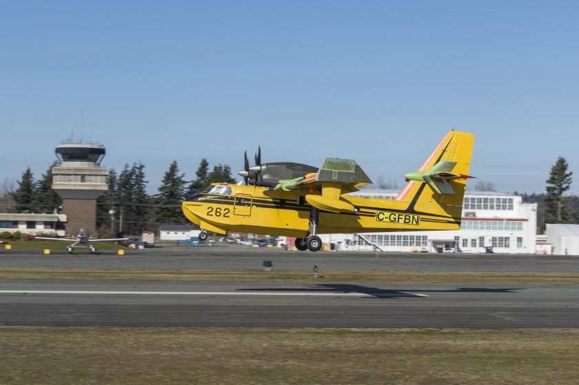 Самолет Canadair CL-415