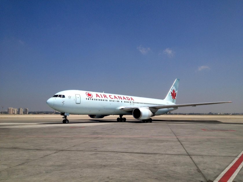 Самолет Air Canada