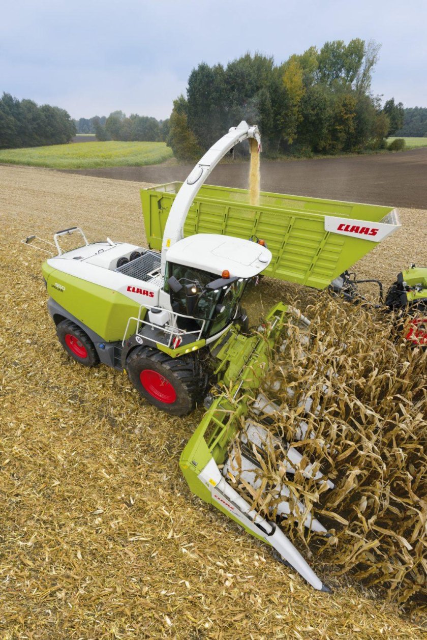 Силосный комбайн Ягуар