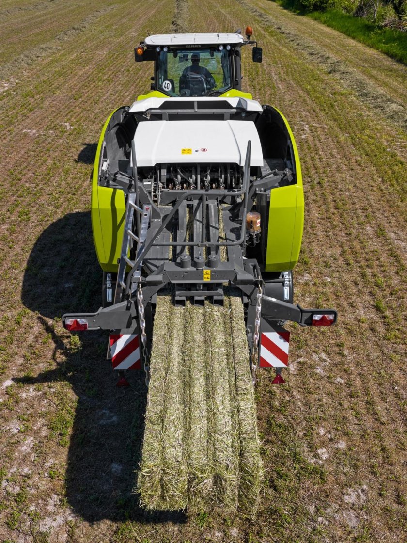 Пресс подборщик тюковый CLAAS Quadrant 4000 фото