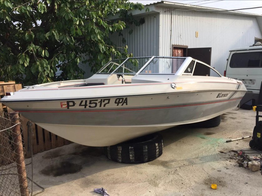 Катер Ларсон