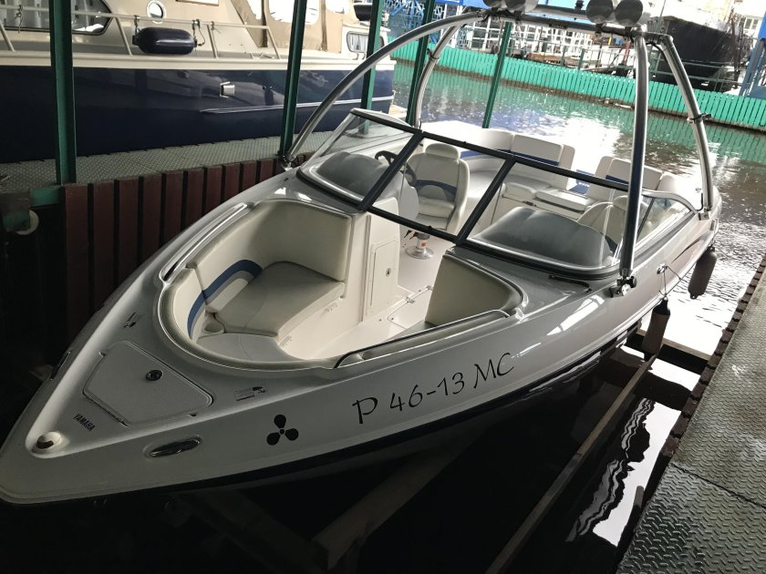 Катер Россия