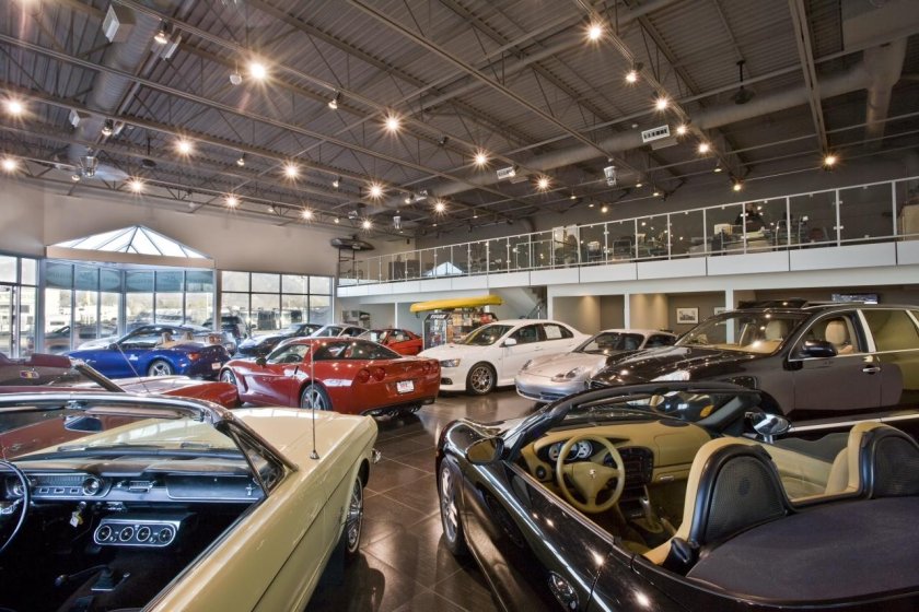 Американский автосалон