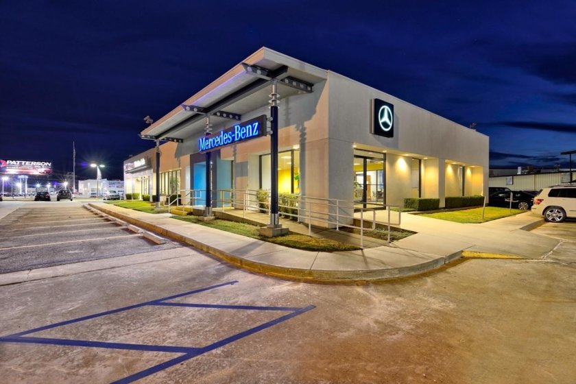 Автосалон фасад