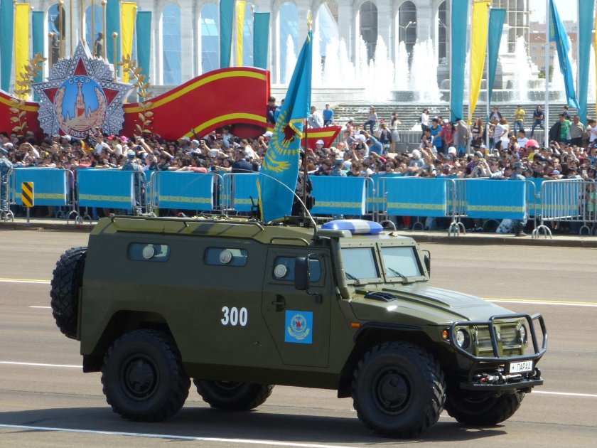 ГАЗ 2330 тигр на параде