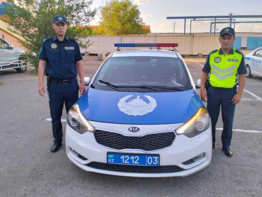 Полицейская машина