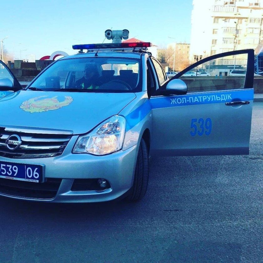 Ниссан Альмера g15 с мигалками