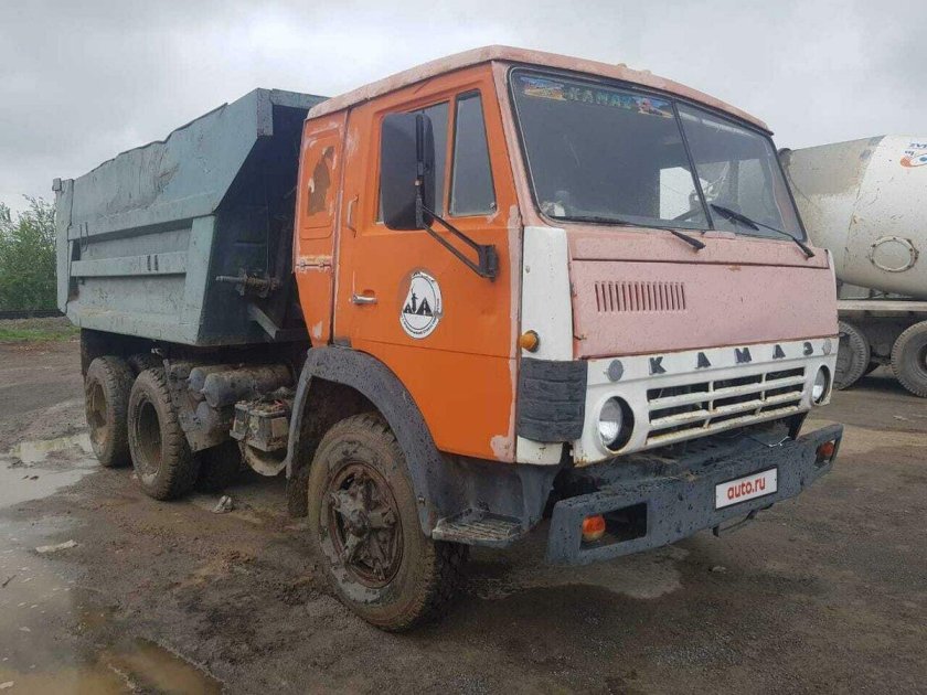 Самосвал КАМАЗ 1990 года