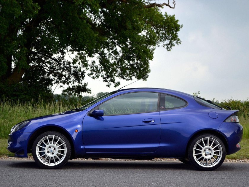 Ford Puma 2000