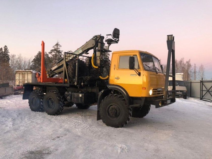 КАМАЗ 4310 лесовоз