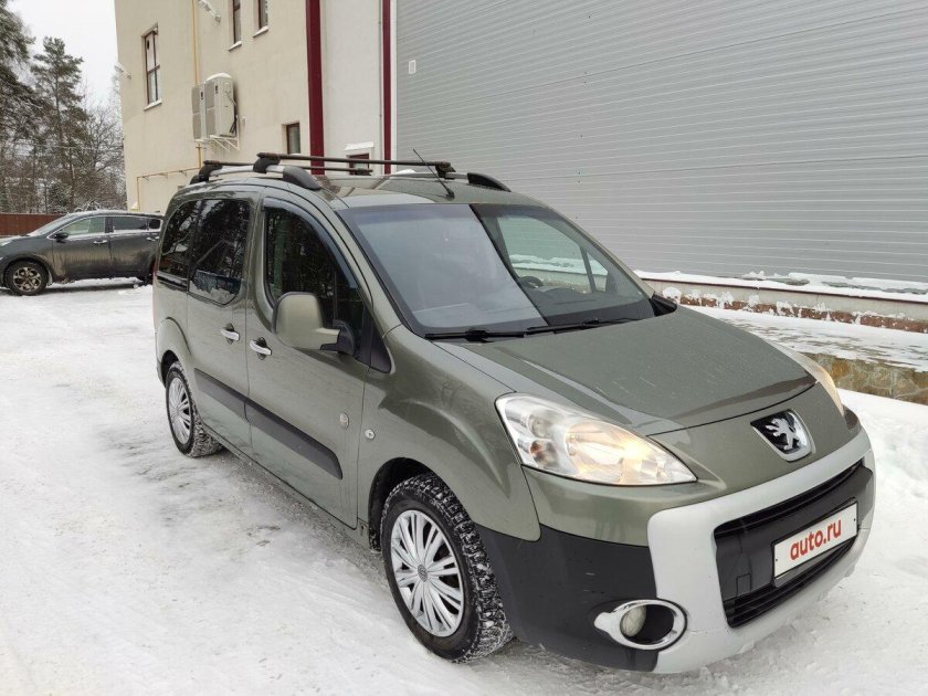 Купить Ниссан Ливина кросс