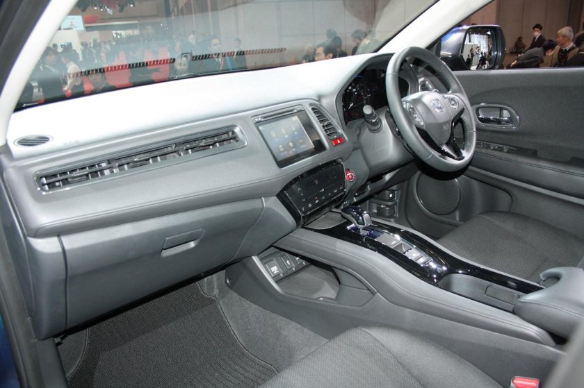 Honda Vezel 2016 салон