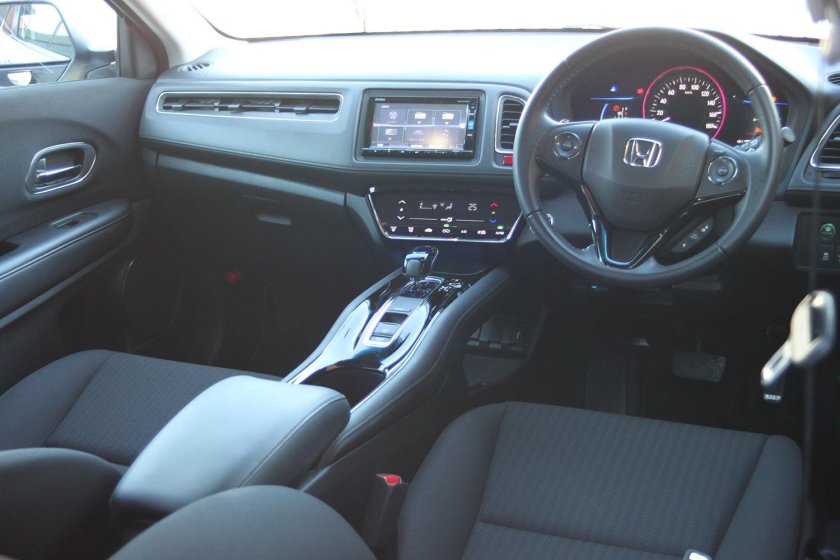 Honda Vezel 2017 салон