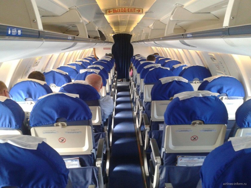 Салон самолета Бомбардье CRJ-100/200