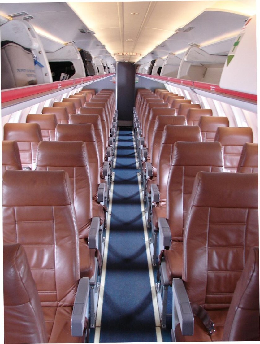Салон самолета Бомбардье CRJ-100/200