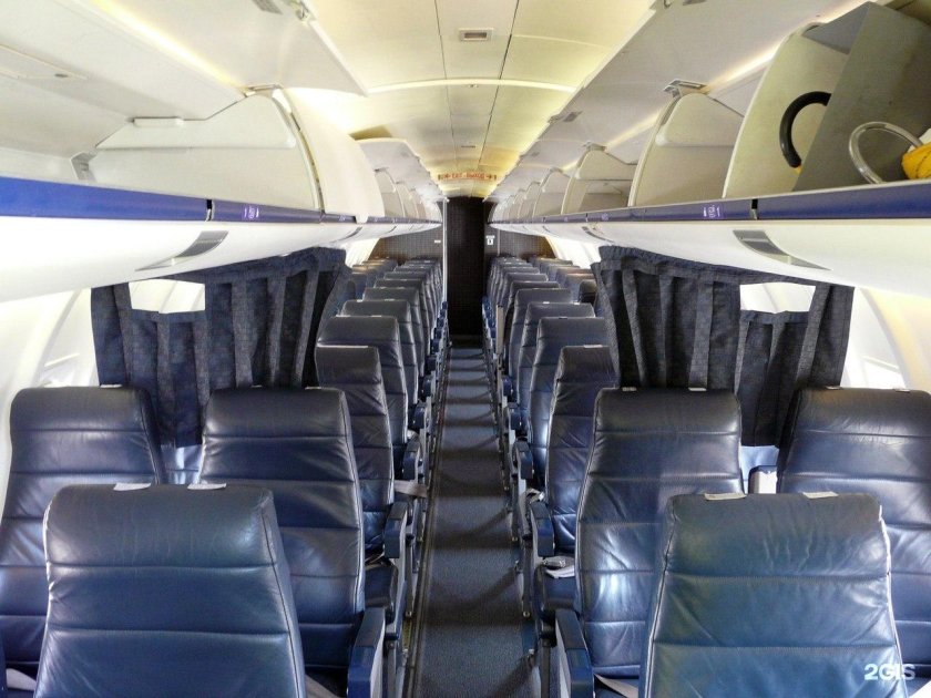 CRJ 200 самолет салон
