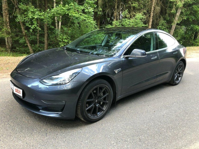Tesla model 3 серая