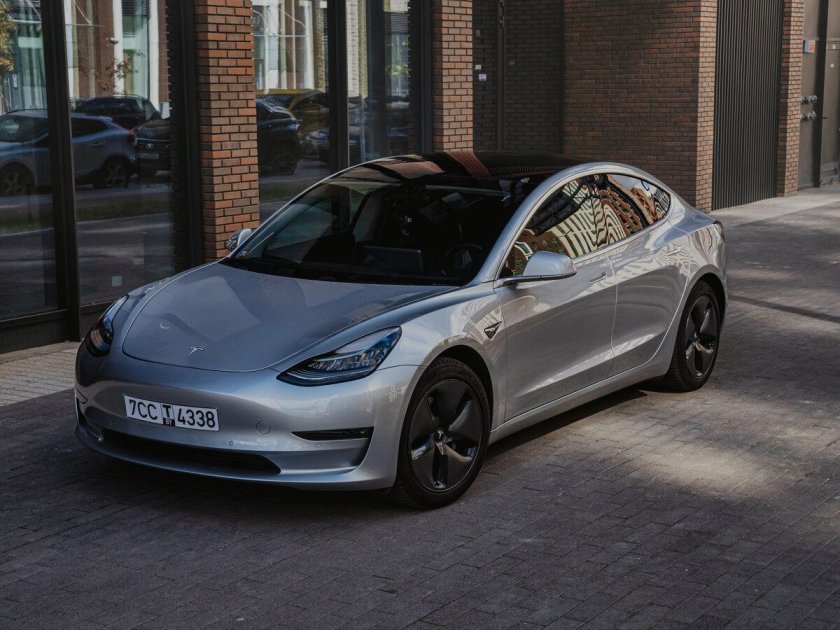 Tesla model 3