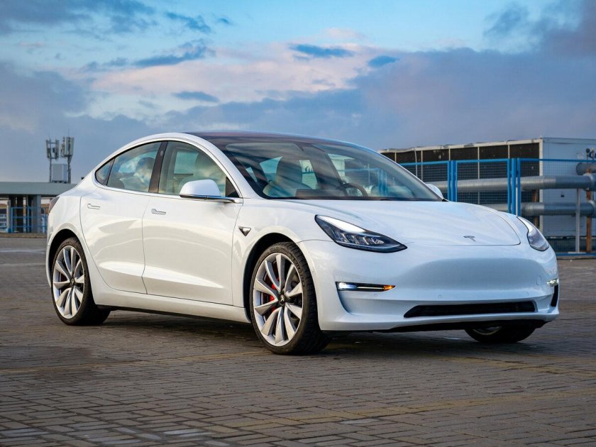 Тесла модель s 2018