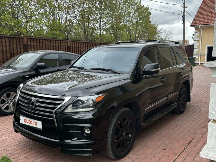 Lexus LX 570 2015 черный