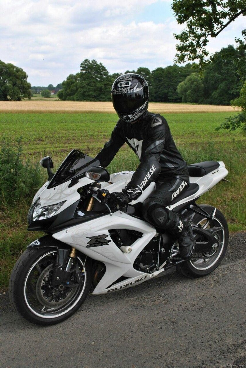 Мотоцикл Сузуки спортбайк