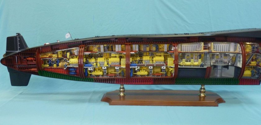 Модель атомной подводной лодки 667-а навага