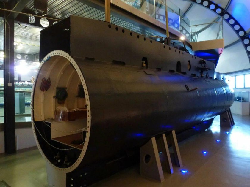 Подлодка Пиранья