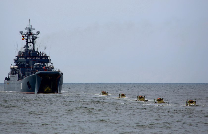 Высадка десанта БДК ВМФ России