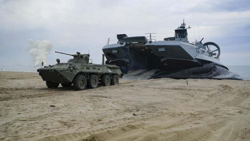 Десантирование морской пехоты РФ