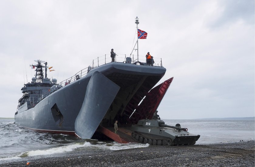 Высадка десанта БДК ВМФ России